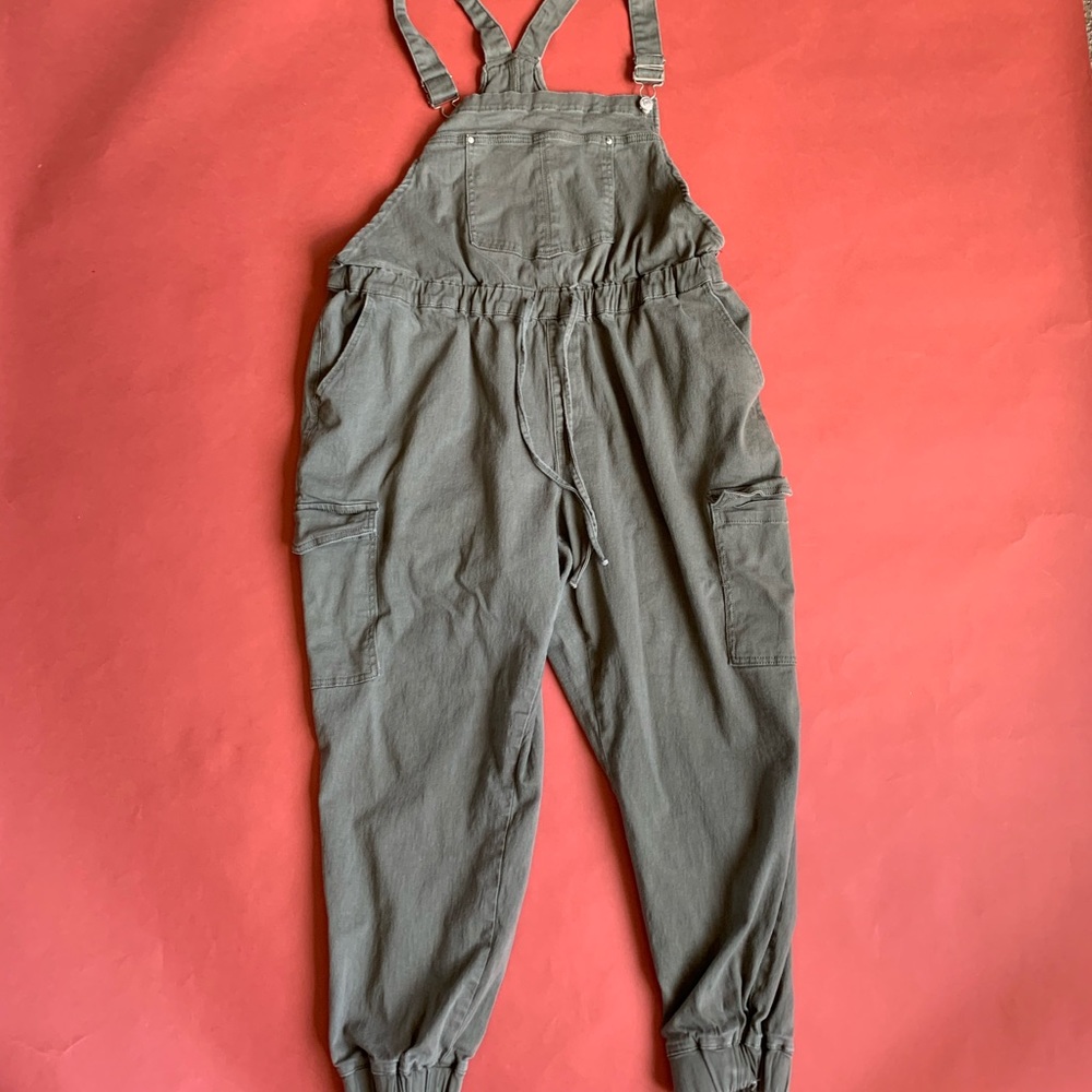 Plus size army green jumper